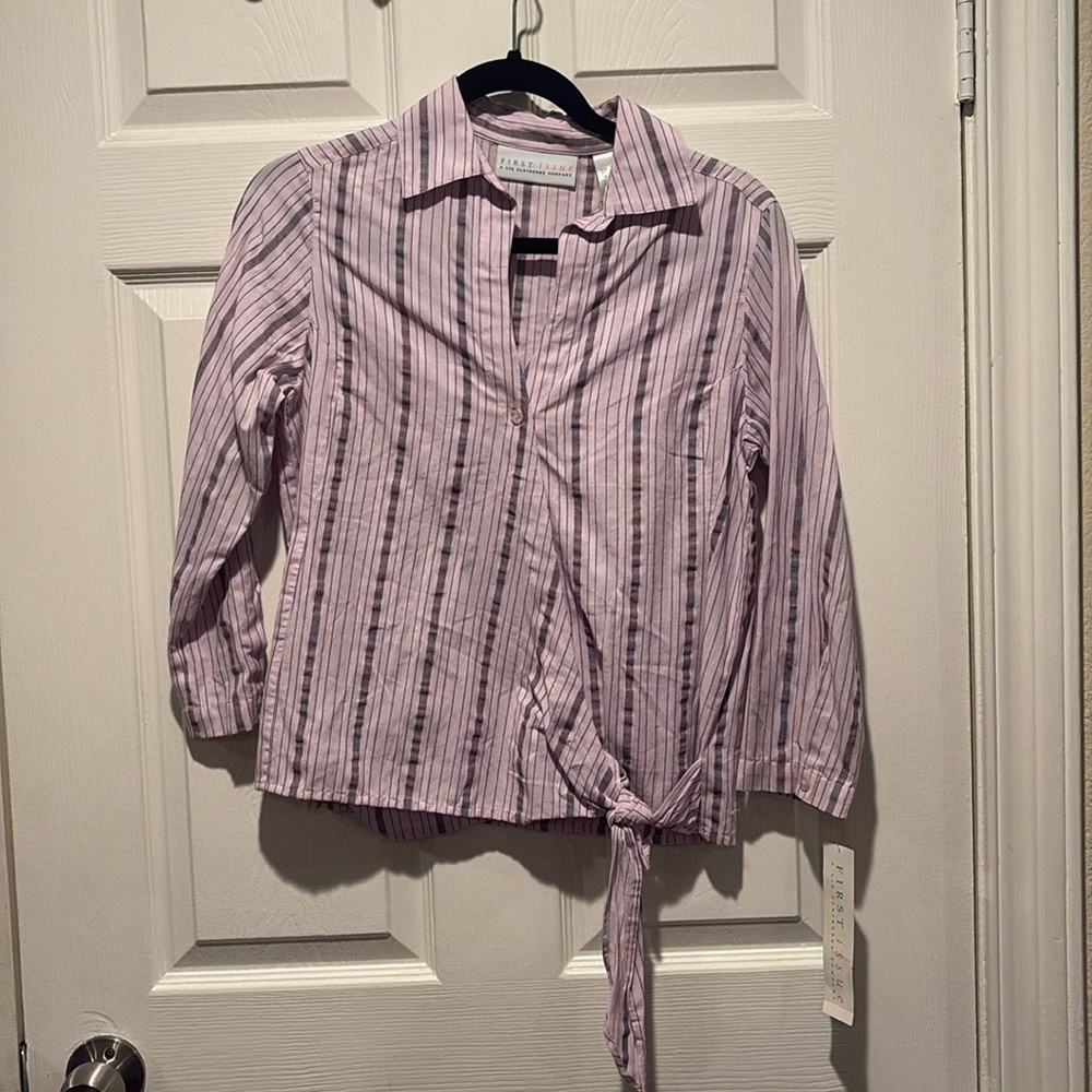 NWT LIZ CLAIBORNE PURPLE BUTTON UP